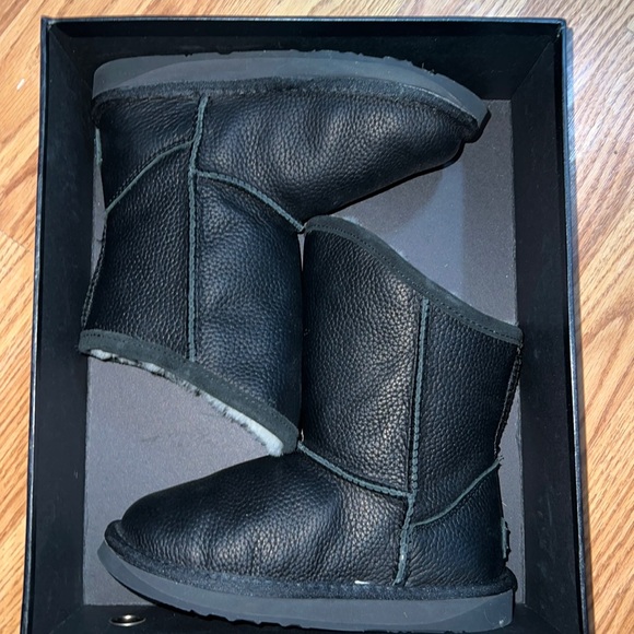 Australian Luxe Short - Black - Picture 1 of 3